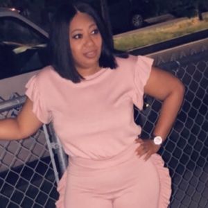 Meet your Posher, Latoya